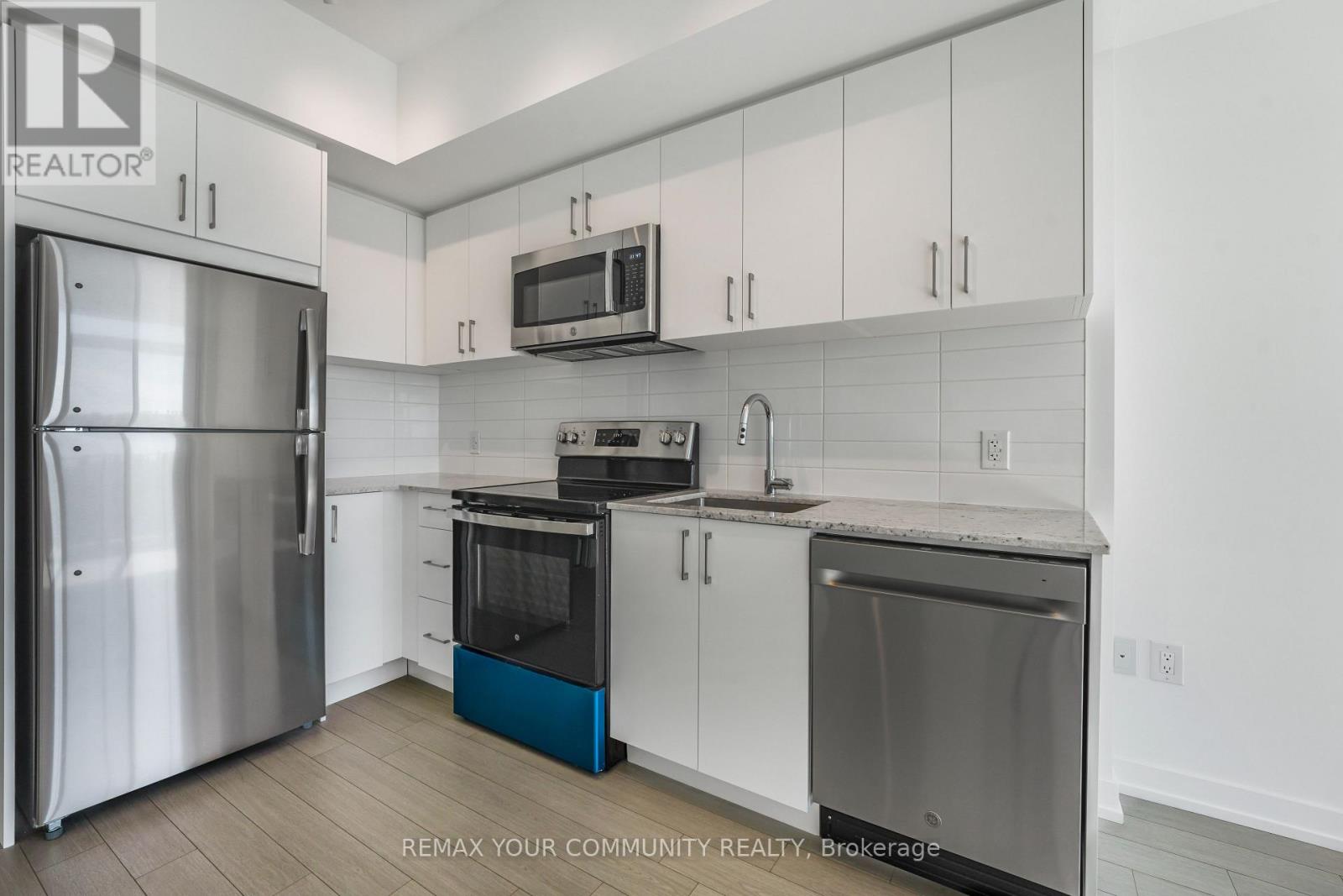 2114 - 4010 EGLINTON AVENUE W, Toronto (Humber Heights) — photo 9