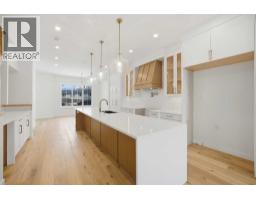 4711 19 Avenue NW - photo 10