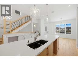 4711 19 Avenue NW - photo 11
