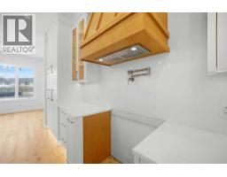 4711 19 Avenue NW - photo 12