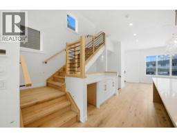 4711 19 Avenue NW - photo 13