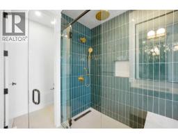 4711 19 Avenue NW - photo 38
