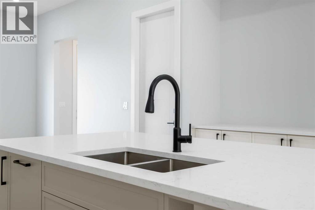 8308 34 Avenue NW - photo 10