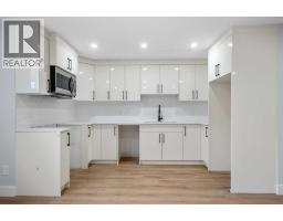 8308 34 Avenue Nw, Calgary, AB T3B1R2 Photo 36