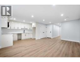 8308 34 Avenue Nw, Calgary, AB T3B1R2 Photo 40