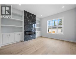 4pc Bathroom - 8308 34 Avenue Nw, Calgary, AB T3B1R2 Photo 6