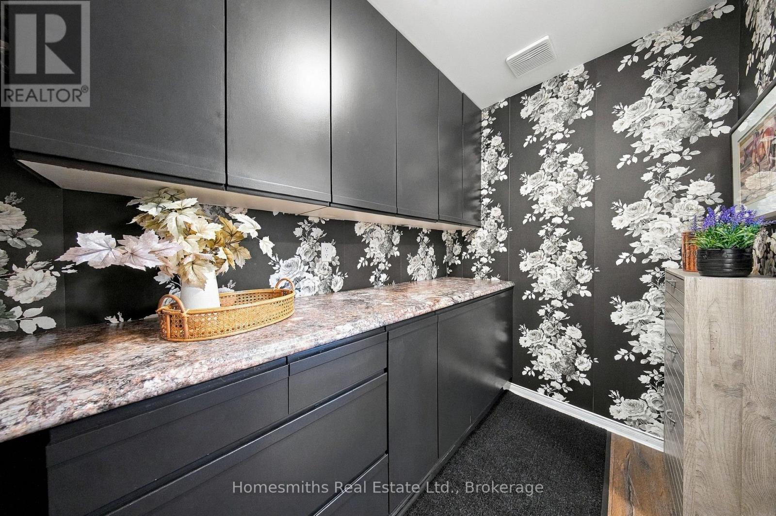45 GRANVILLE DRIVE - 20
