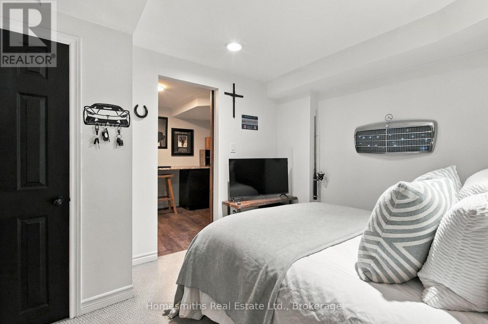 45 GRANVILLE DRIVE - 38