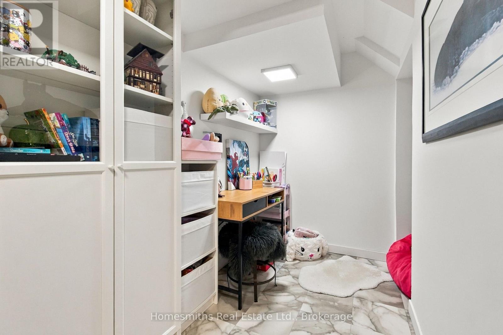 45 GRANVILLE DRIVE - 40