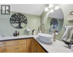 4809 Bolean Drive, Kamloops, BC V2H1M3 Photo 18