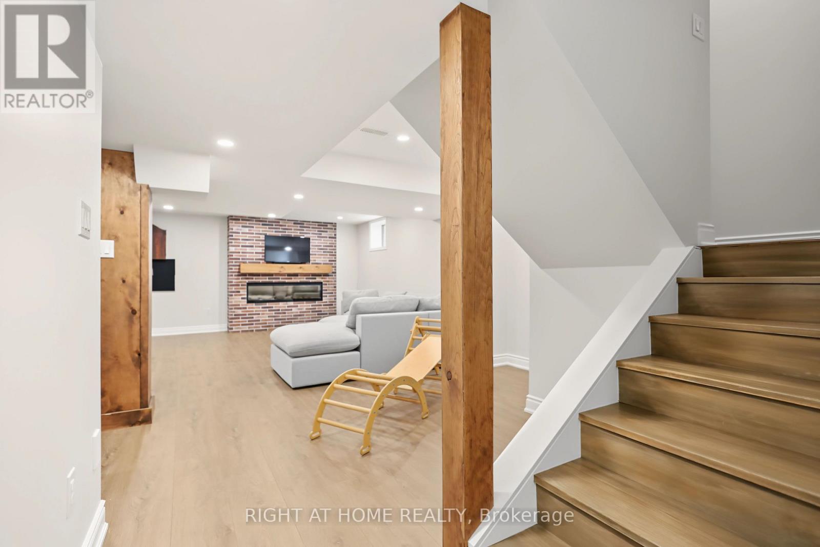 335 BUSATO DRIVE - Image 31