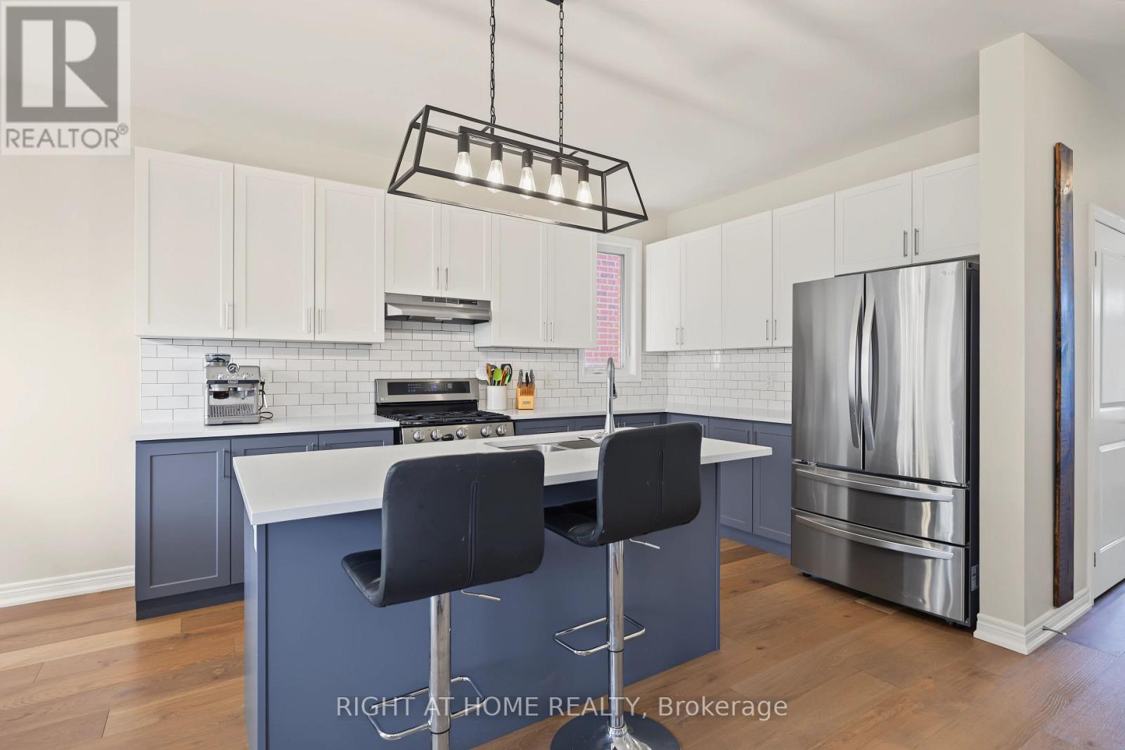 335 BUSATO DRIVE - 6
