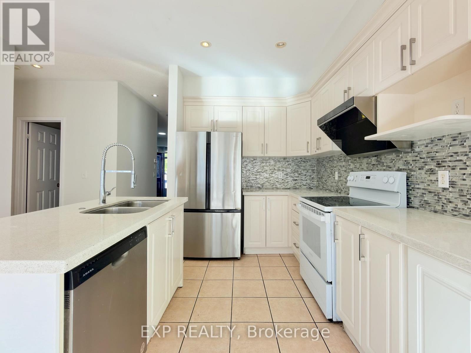 7 DAVIDOFF STREET, Markham (Wismer) — photo 9