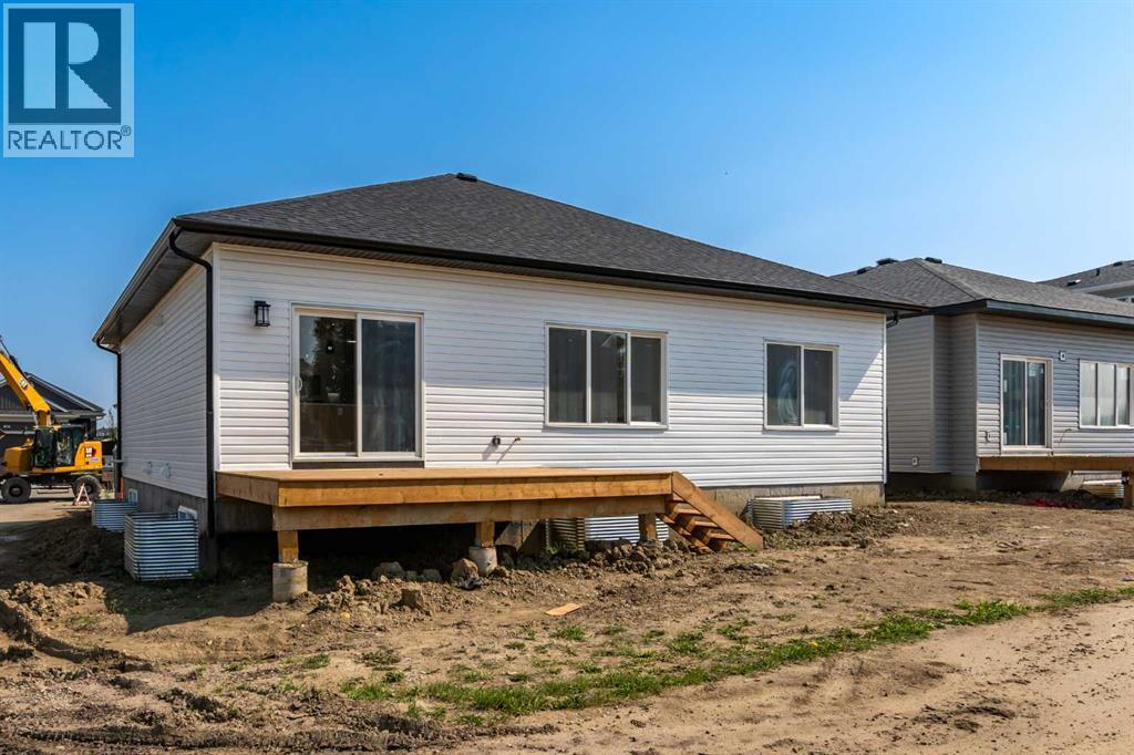 809 Hampshire Crescent NE - photo 30