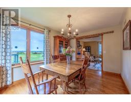 Foyer - 7262 12/13 Side Road, Clearview, ON L0M1G0 Photo 10
