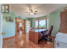 Laundry room - 7262 12/13 Side Road, Clearview, ON L0M1G0 Photo 15