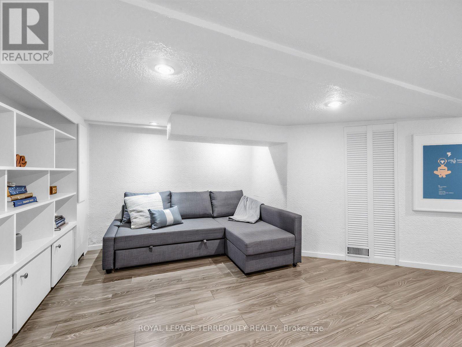 22 MONTYE AVENUE - 19