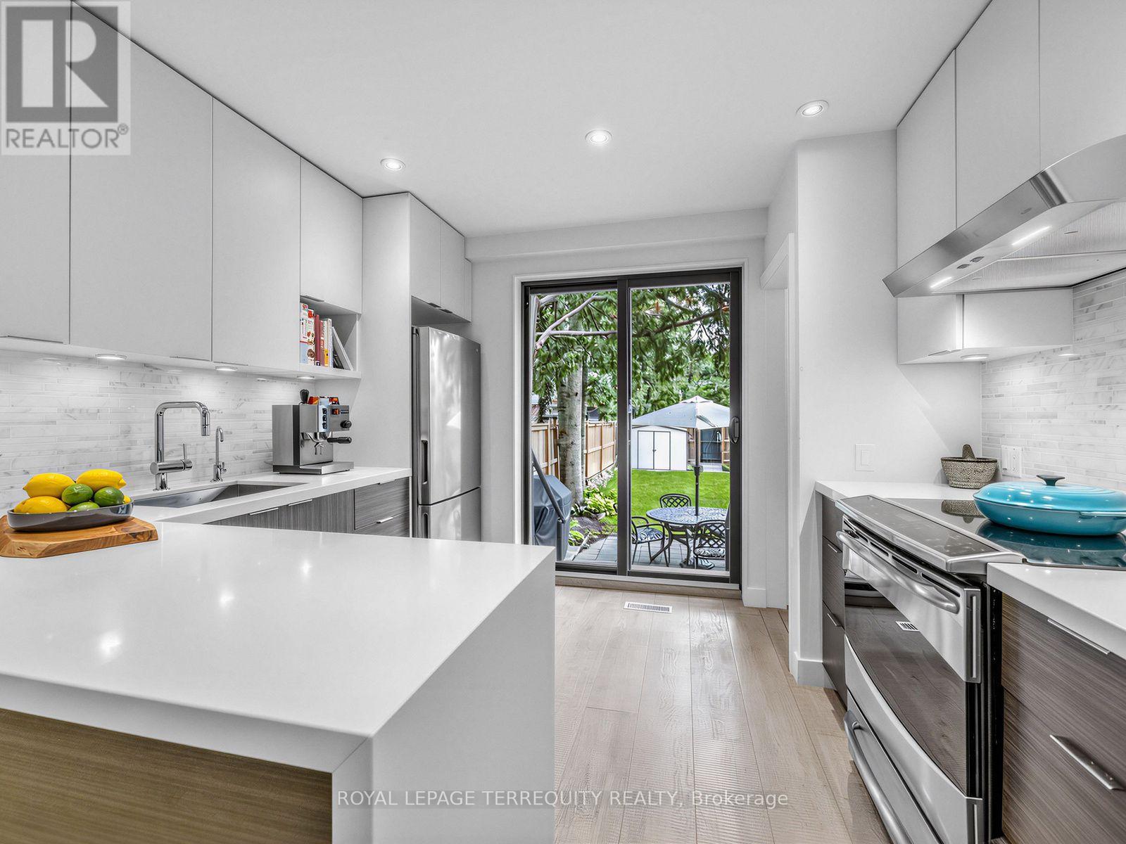 22 MONTYE AVENUE, Toronto (Runnymede-Bloor West Village) — photo 8
