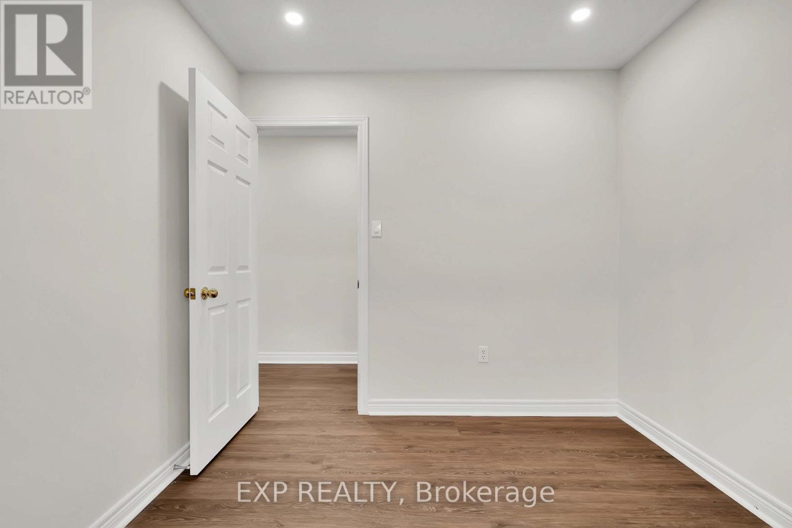 6 PURDY CRESCENT W - Image 26