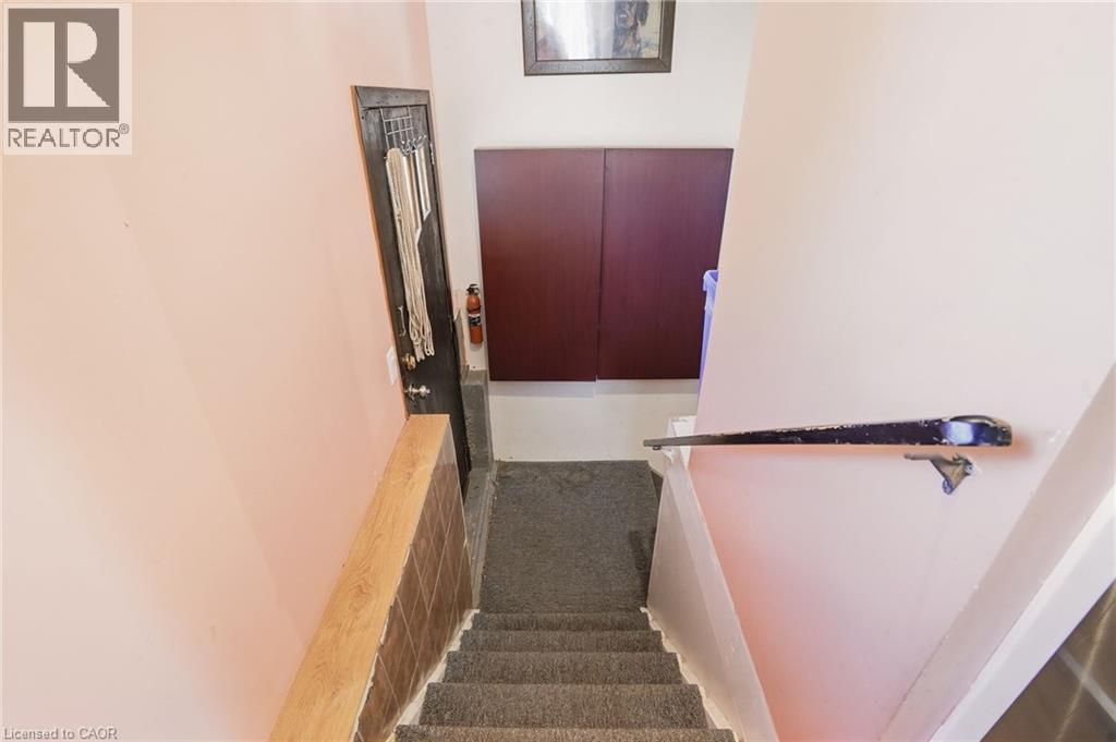2579 LAKESHORE Road - 20