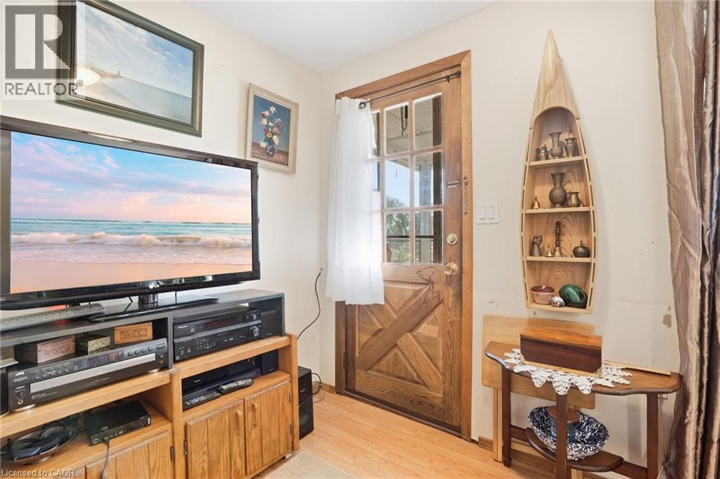 2579 LAKESHORE Road - Image 19