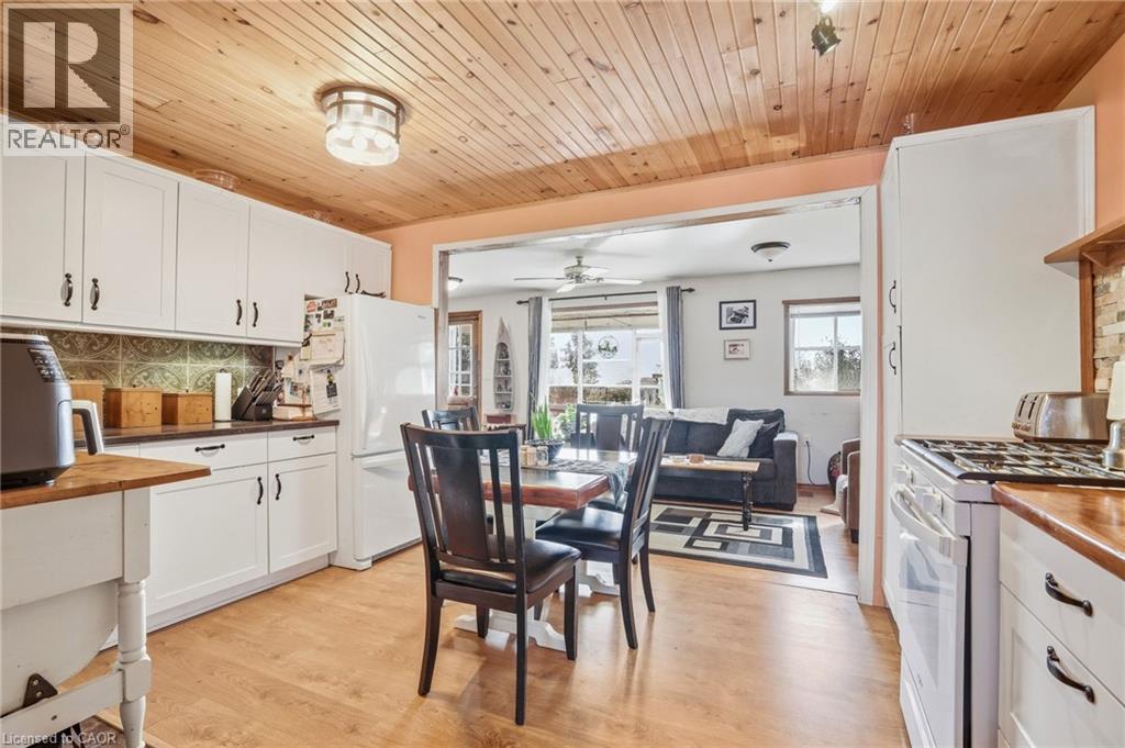 2579 LAKESHORE Road - 12