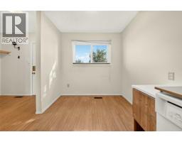 53, 55 Lemoyne Crescent W - photo 4