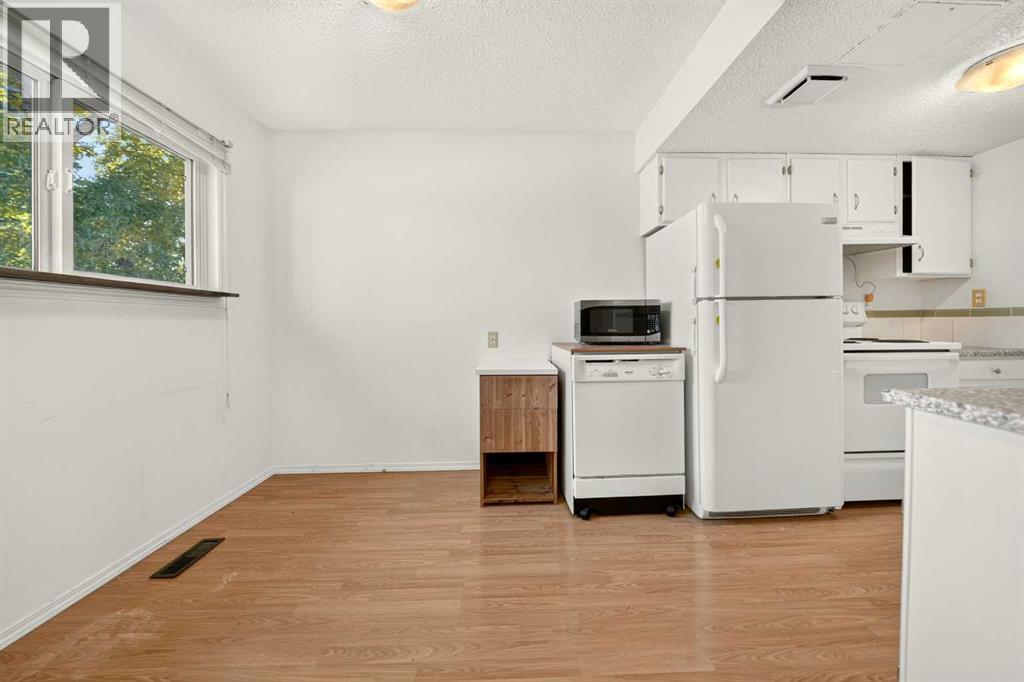 #53 55 Lemoyne Crescent W - 7