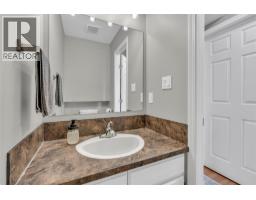 Living room - 1458 Penticton Avenue Unit# 142, Penticton, BC V2A8L3 Photo 15