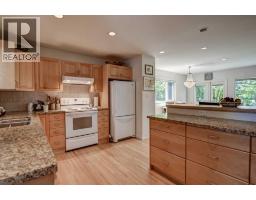 Dining room - 47 Cambridge Road Nw, Calgary, AB T2K1R1 Photo 12