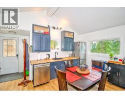 Foyer - 834 Udell Road, Vernon, BC V1H2E3 Photo 9