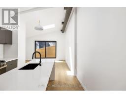 Upper - 86 Lansdowne Avenue, Toronto, ON M6K2V9 Photo 6