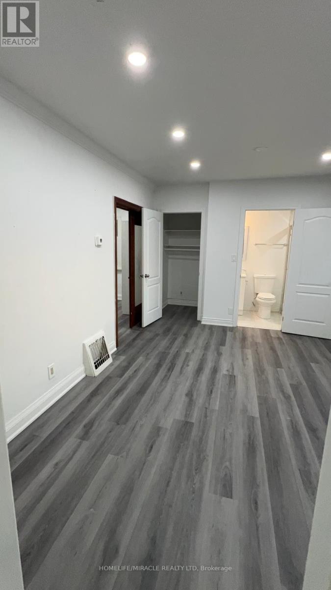213 QUEEN STREET W, Brampton (Downtown Brampton) — photo 5