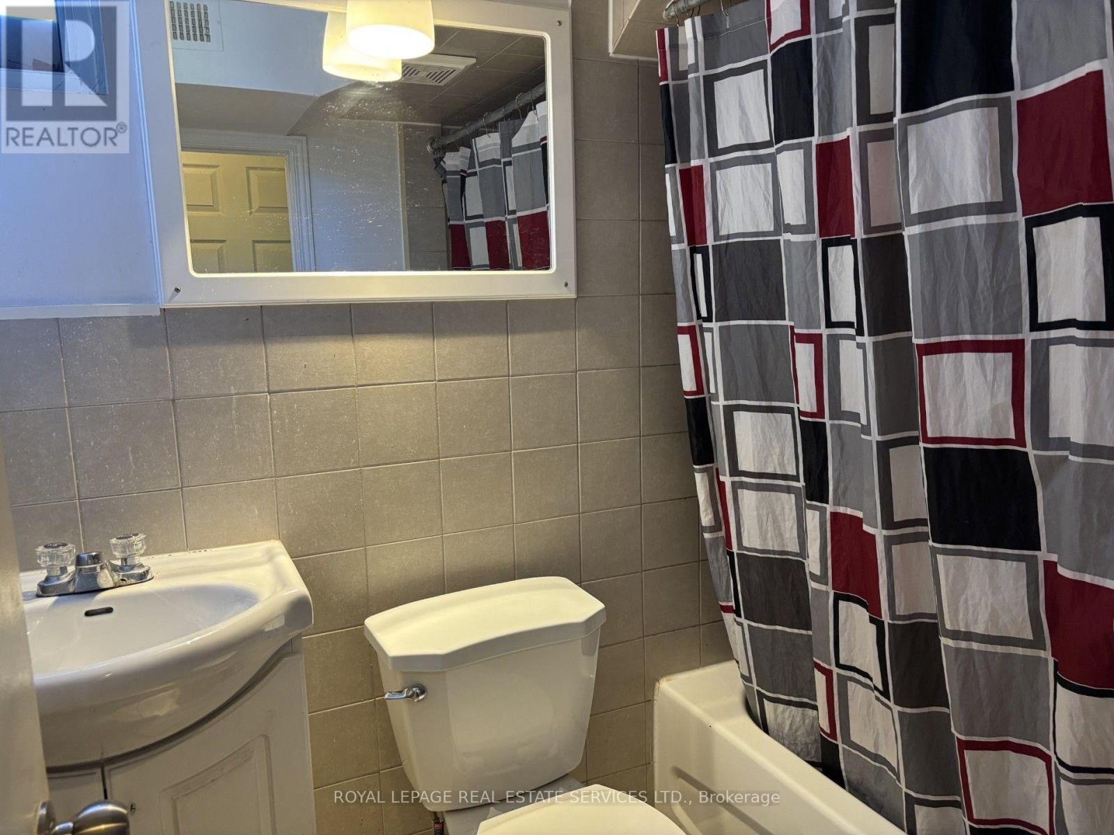ROOM - 15 SONNET COURT, Toronto (Rustic) — photo 8