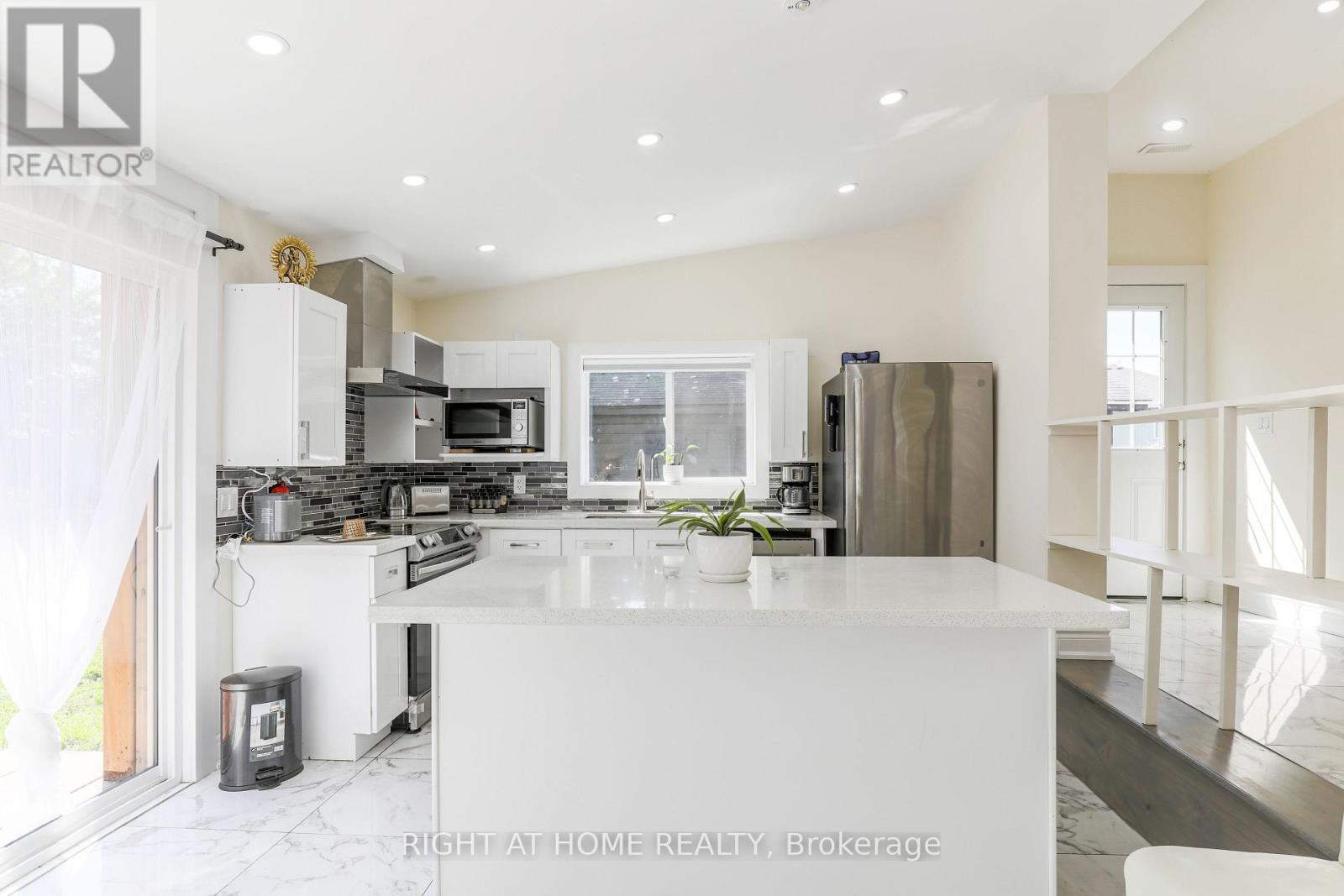 21 SHIRLEY ANNE DRIVE S - 24