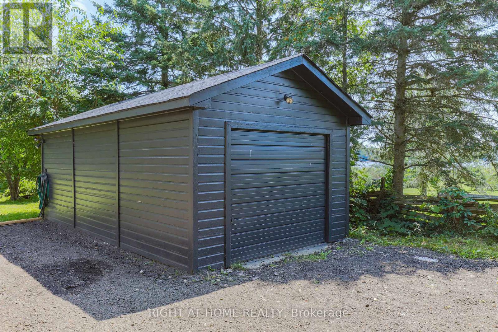 21 SHIRLEY ANNE DRIVE S - 27