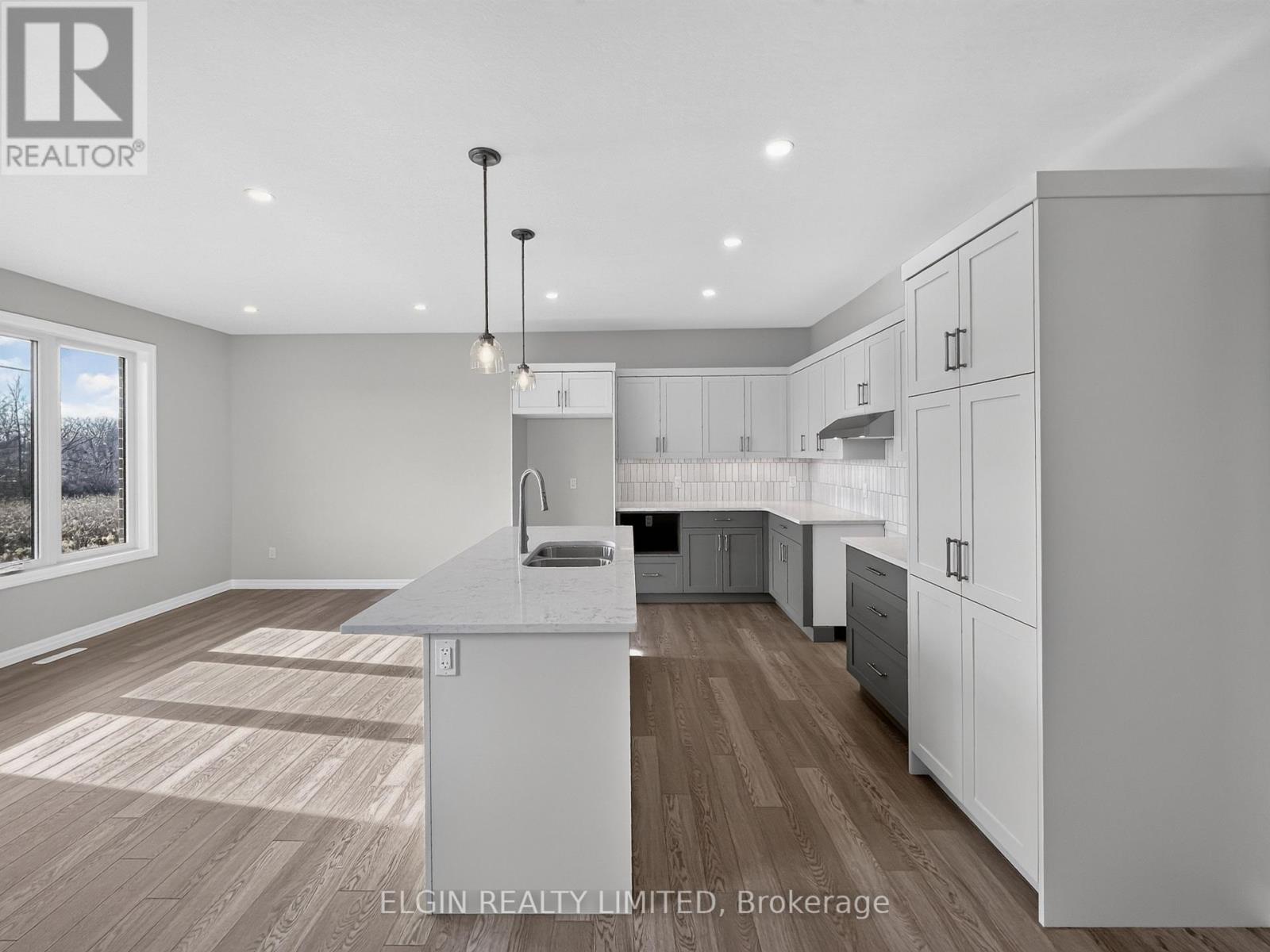 10 HORIZON COURT Property Photo
