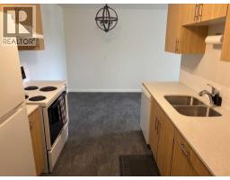 303, 85 Foxbend Crescent N - photo 5