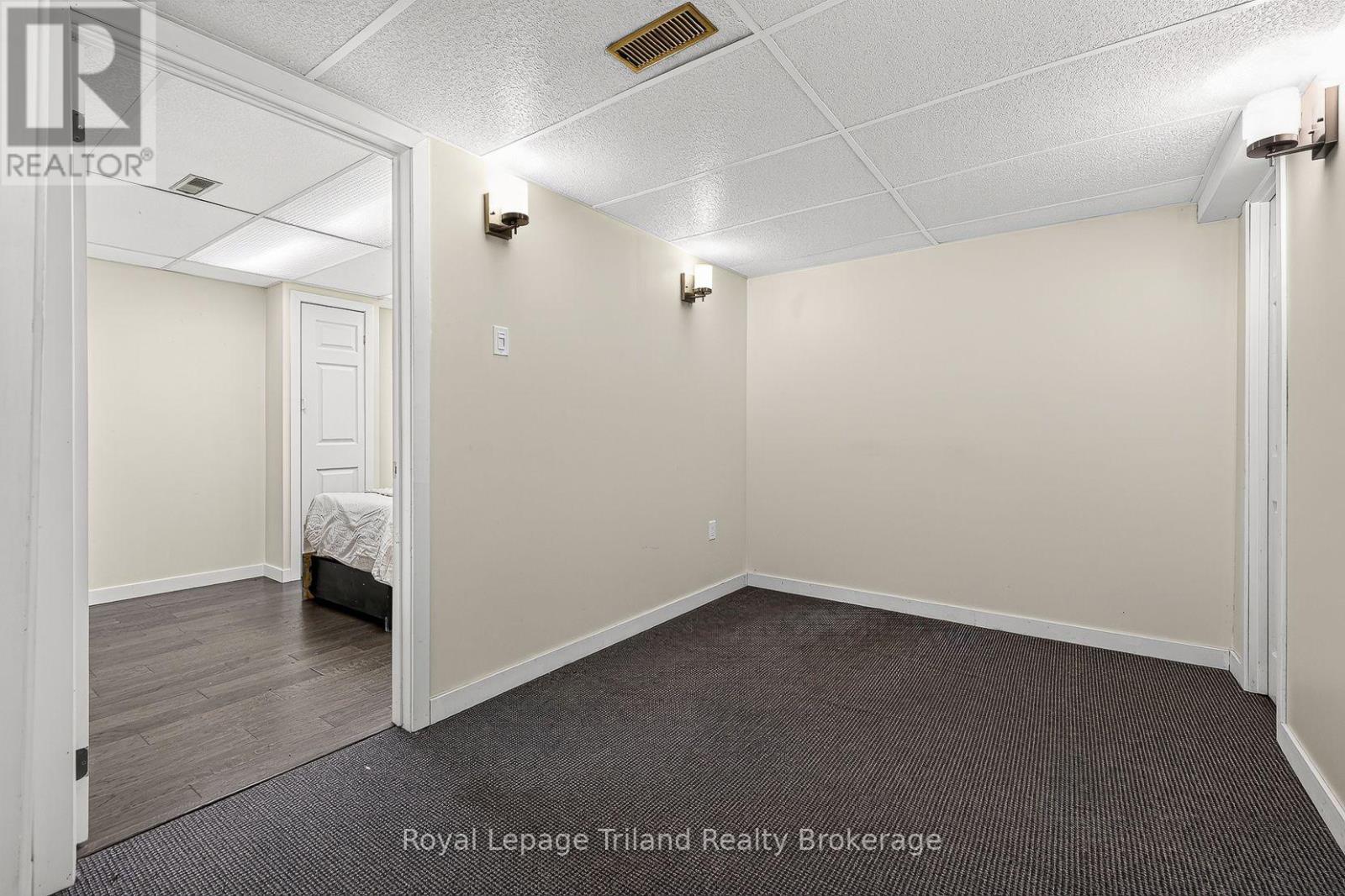 43 DUNDEE COURT - Image 32