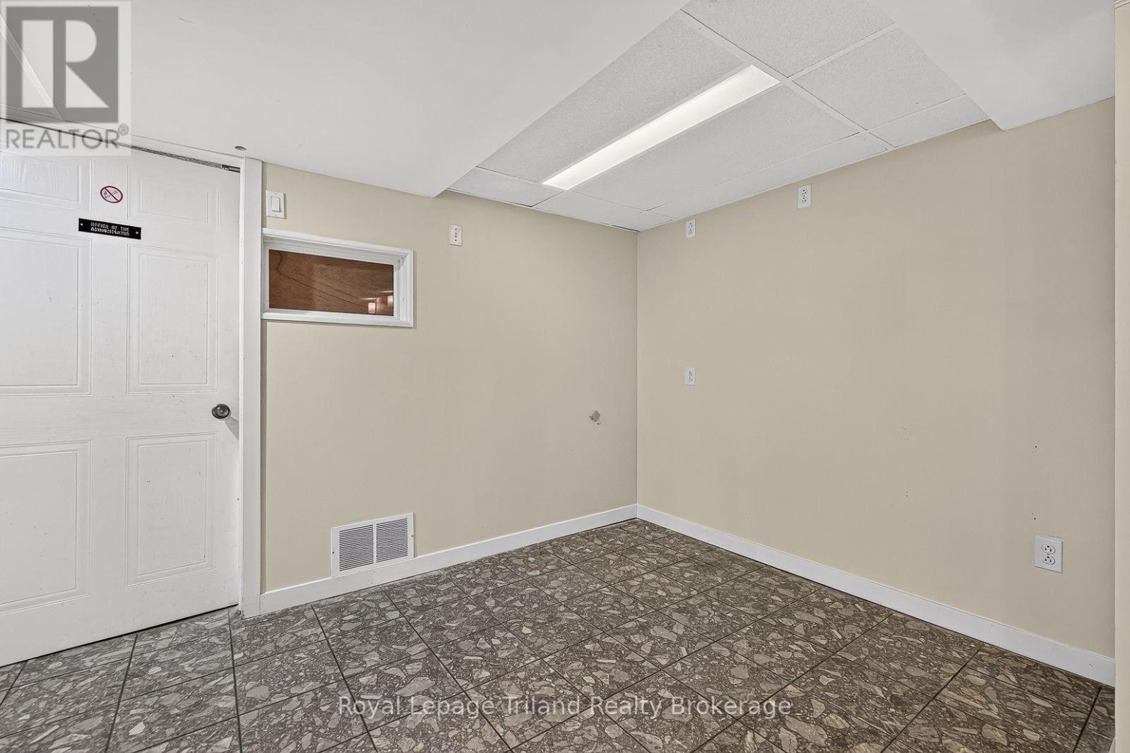 43 DUNDEE COURT - Image 34