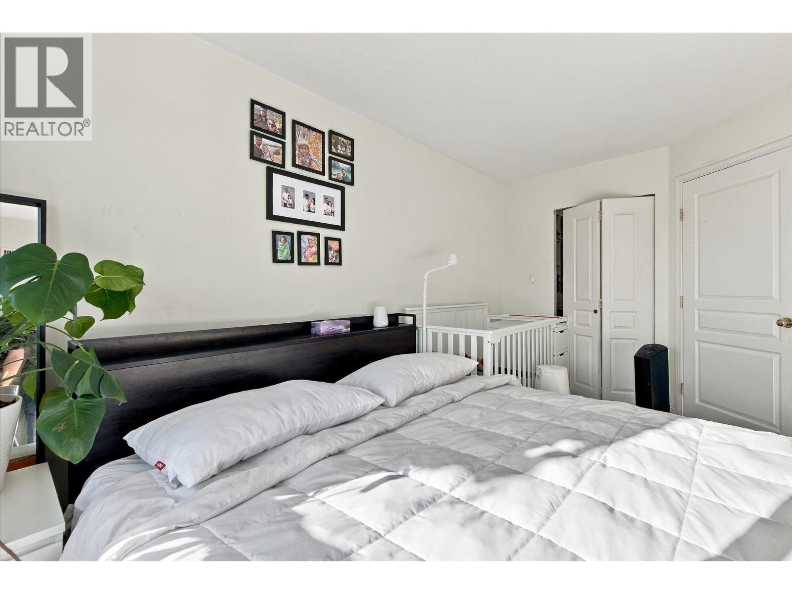 323 760 KINGSWAY, Vancouver