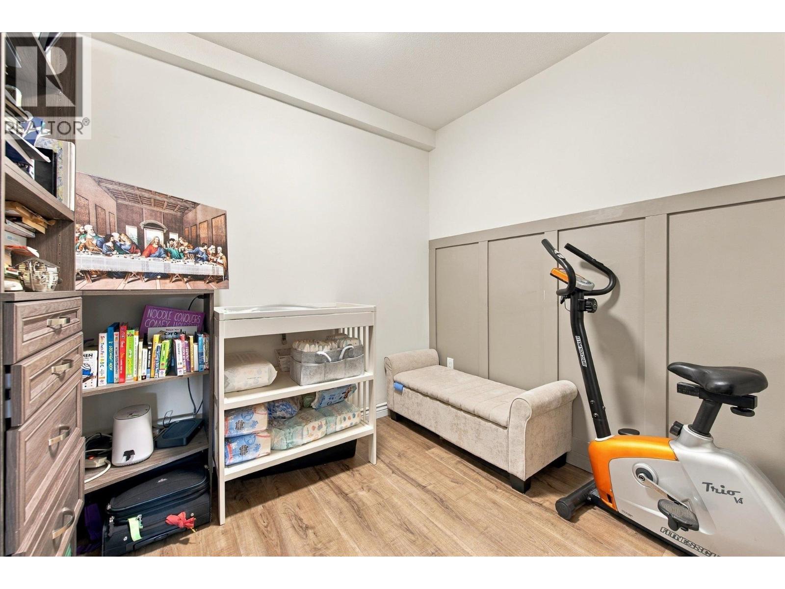 323 760 KINGSWAY, Vancouver