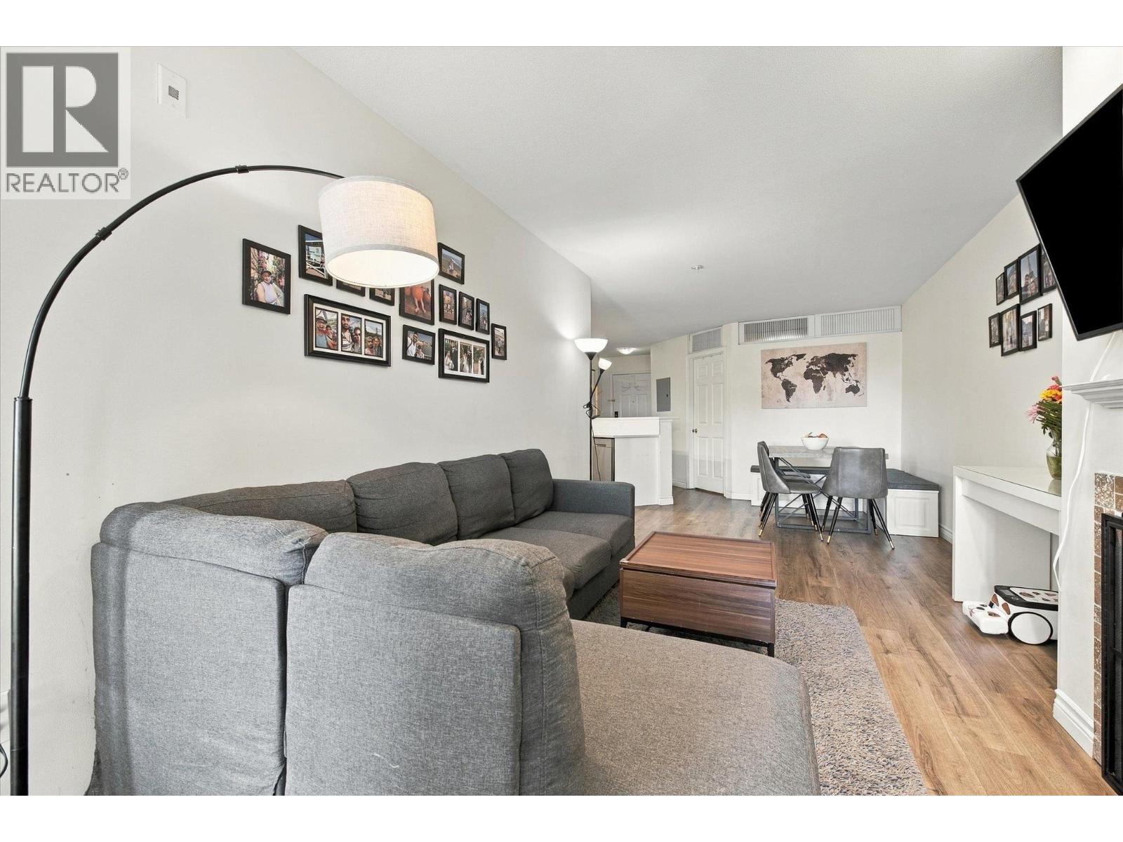 323 760 KINGSWAY, Vancouver