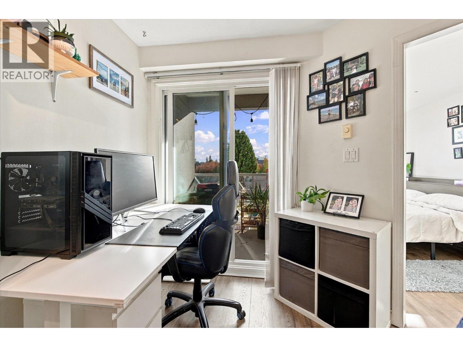 323 760 KINGSWAY, Vancouver