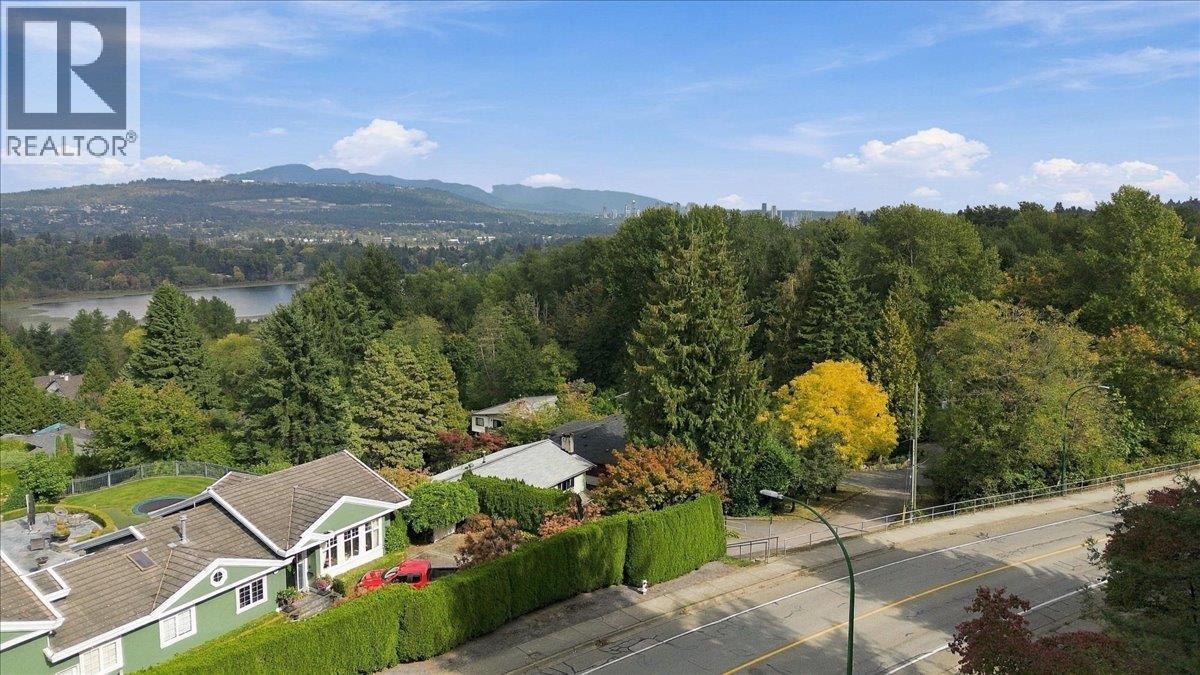 6009 ELGIN AVENUE, Burnaby