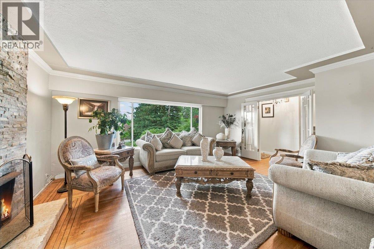 6009 ELGIN AVENUE, Burnaby