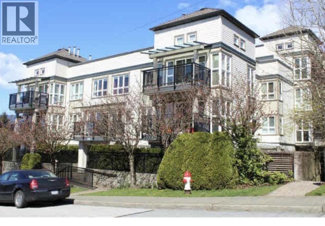 202 106 W KINGS ROAD