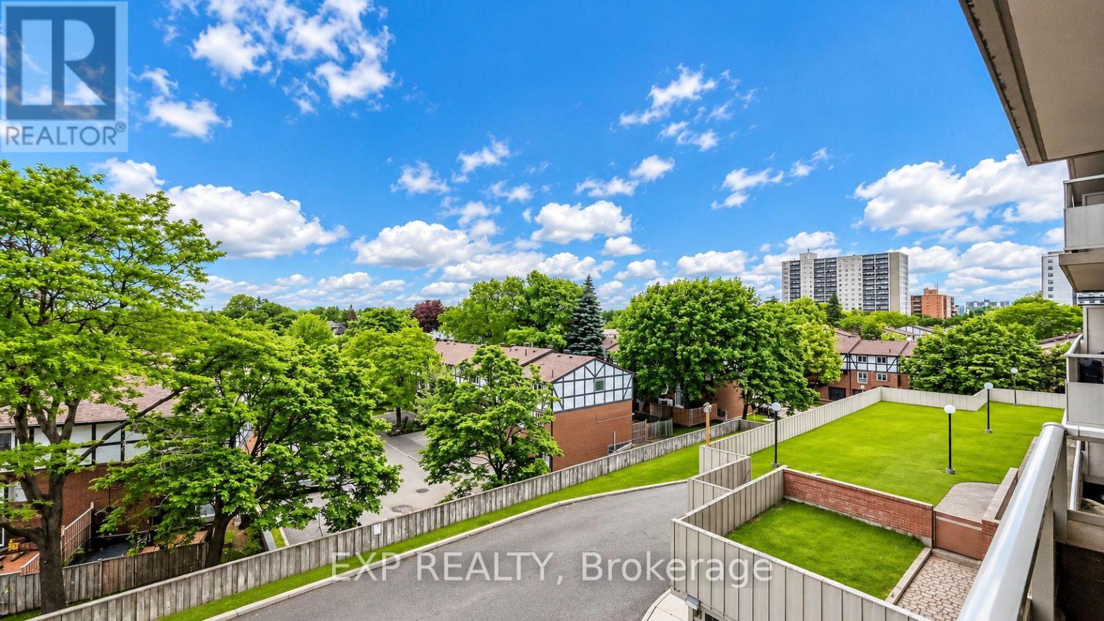 #411 15 TORRANCE ROAD - 28