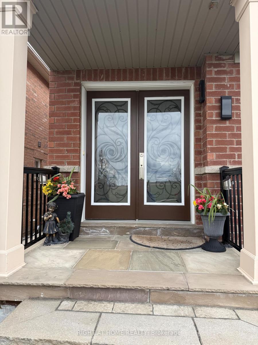 129 FOUR SEASONS CRESCENT, East Gwillimbury