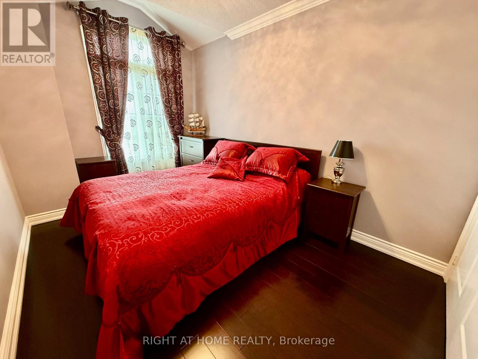129 FOUR SEASONS CRESCENT - 25